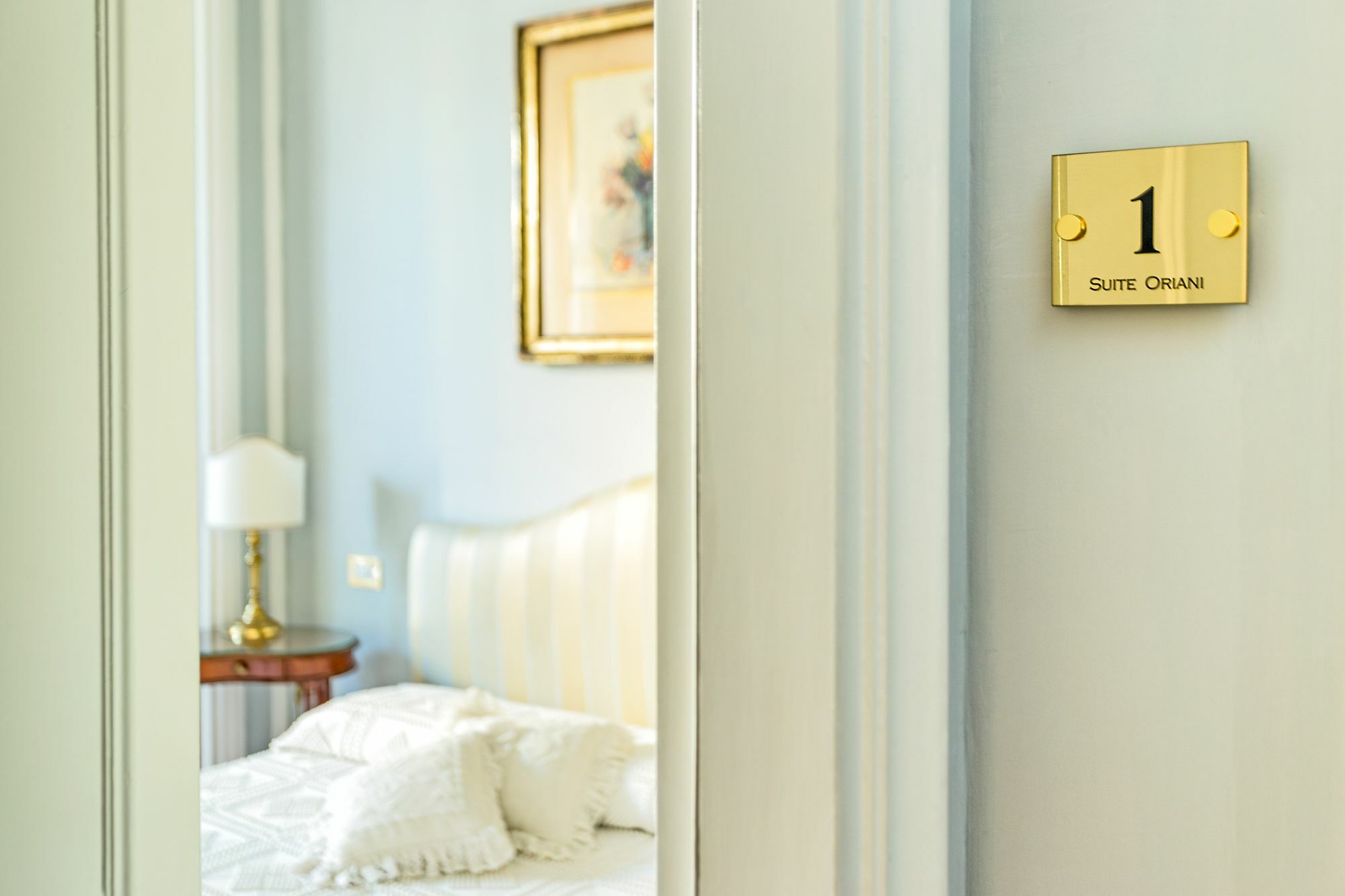 ローマ スイート オリアーニ Bed & Breakfast エクステリア 写真